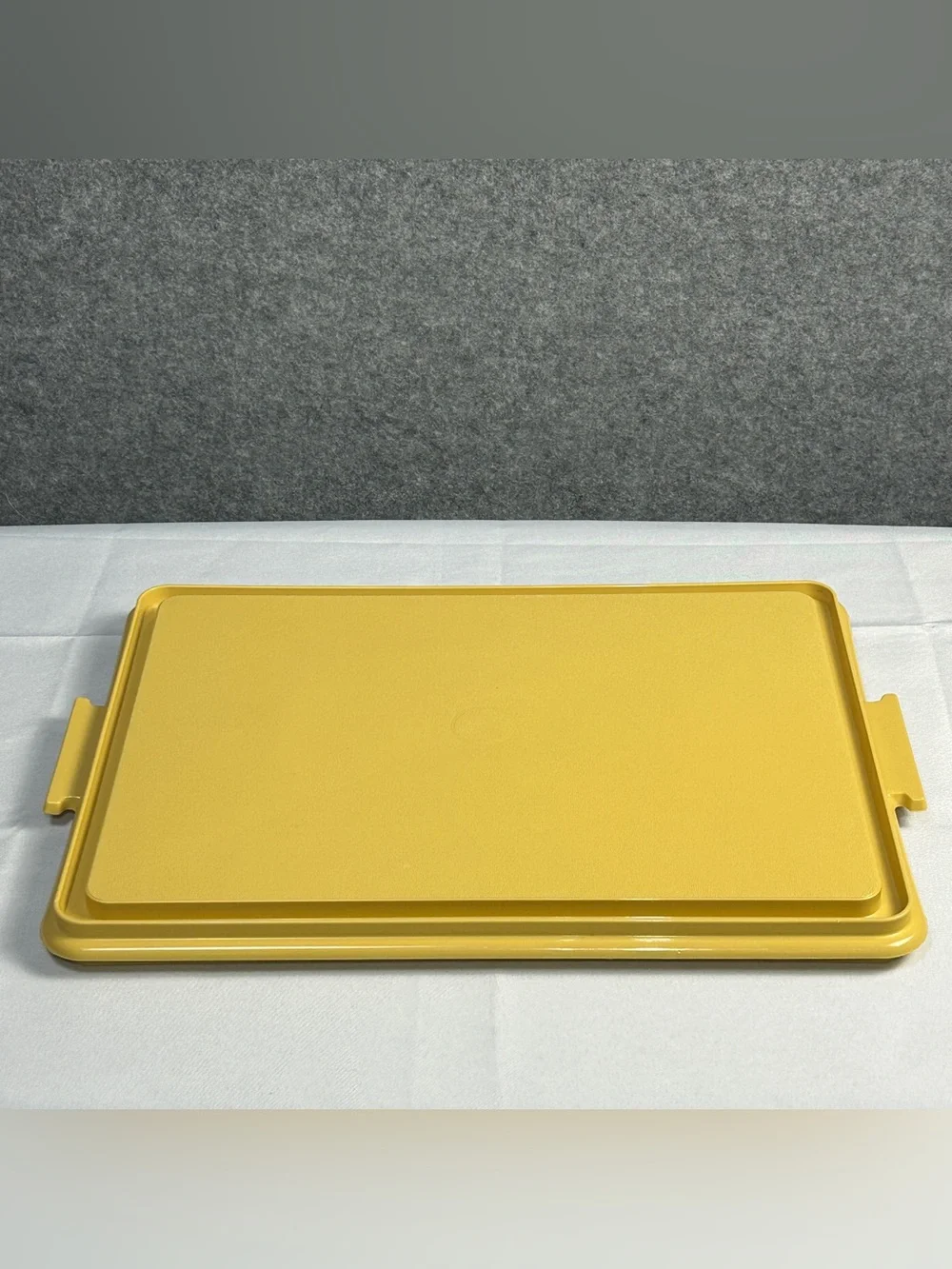 Tupperware Rectangular Fresh N Fancy Cake Taker Carrier Harvest Gold Vintage